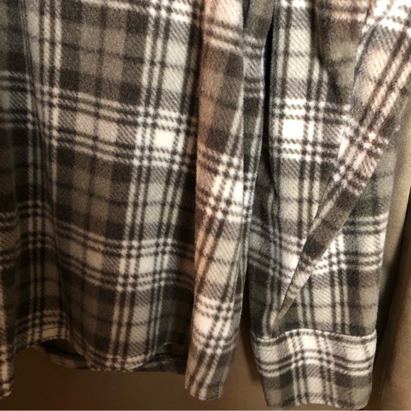 Wrangler Fleece Plaid Long Sleeve Button Down Shirt - Picture 4 of 10
